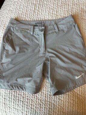 Nike golf Shorts size 6
